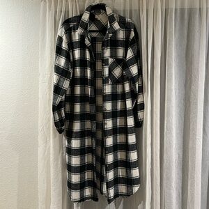Checkered black-and-white large duster
